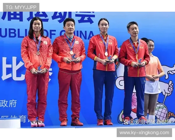 世界羽联公开赛中中国组合在关键对决中凭稳定战术获胜推进至决赛阶段继续向冠军发起冲击 世界羽联公开赛中中国组合在关键对决中凭稳定战术获胜推进至决赛阶段继续向冠军发起冲击